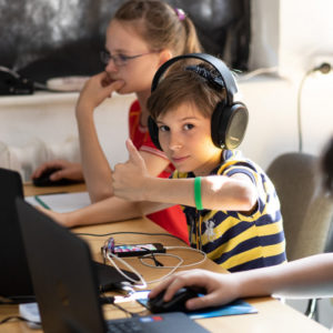 Школьникам расскажут о цифровой репутации и креативном мышлении в онлайн-лагере