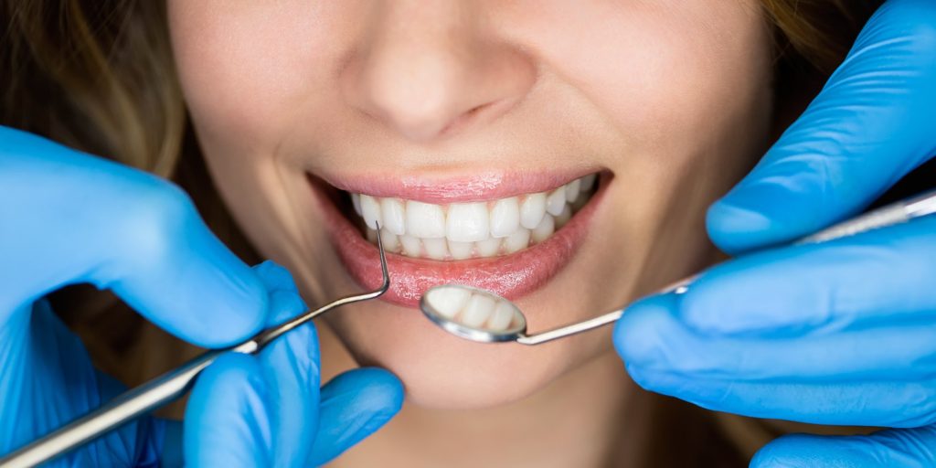 Имплантация зубов, на что обратить внимание