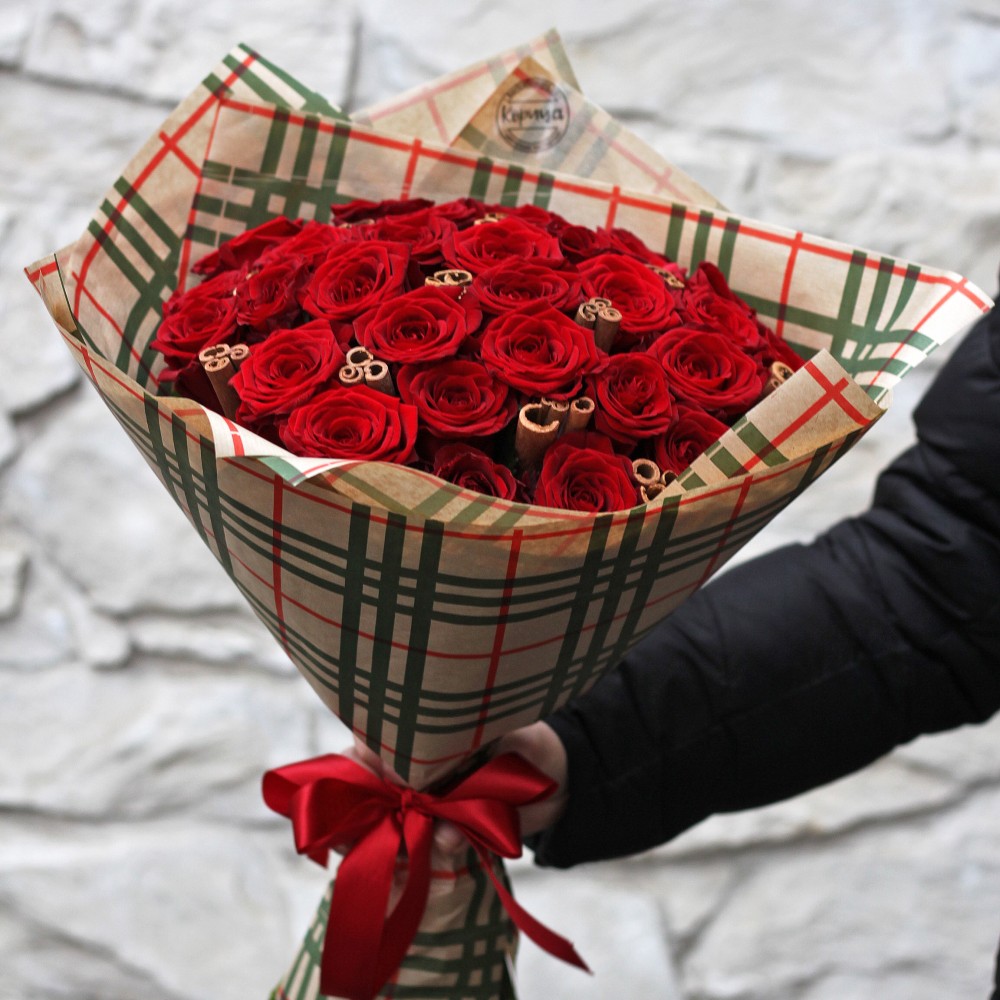В букете было красных роз. Букет красных роз. Букеты с крыщнвми розамм. Букет из красных роз.